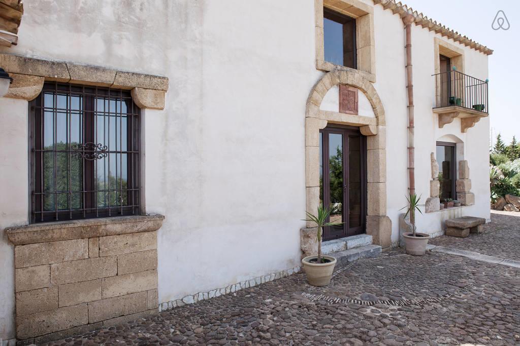 マルサラ Casale Alma Bed & Breakfast エクステリア 写真